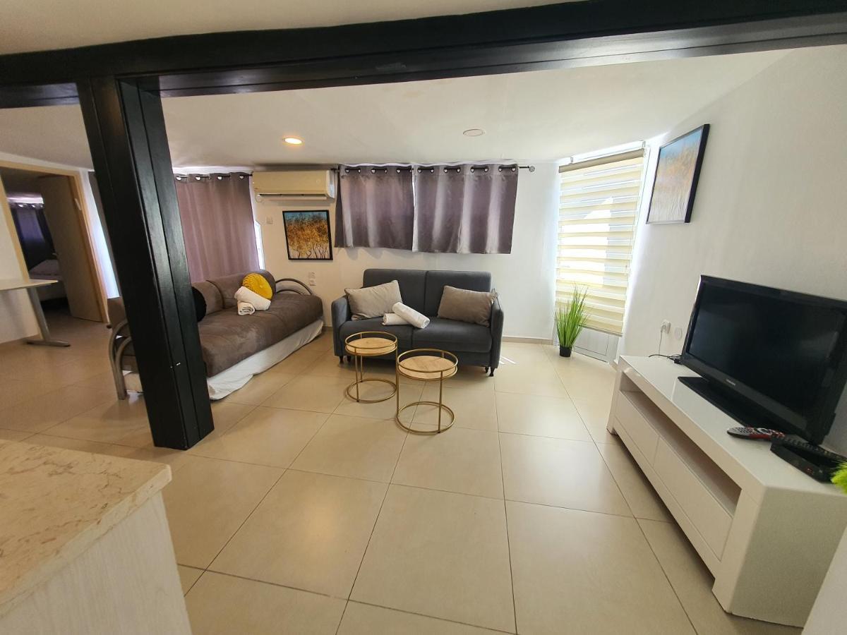 Barak Royal Suites 20 Sea View - ג'קוזי בחצר ומרפסות עם נוף לים エイラート エクステリア 写真