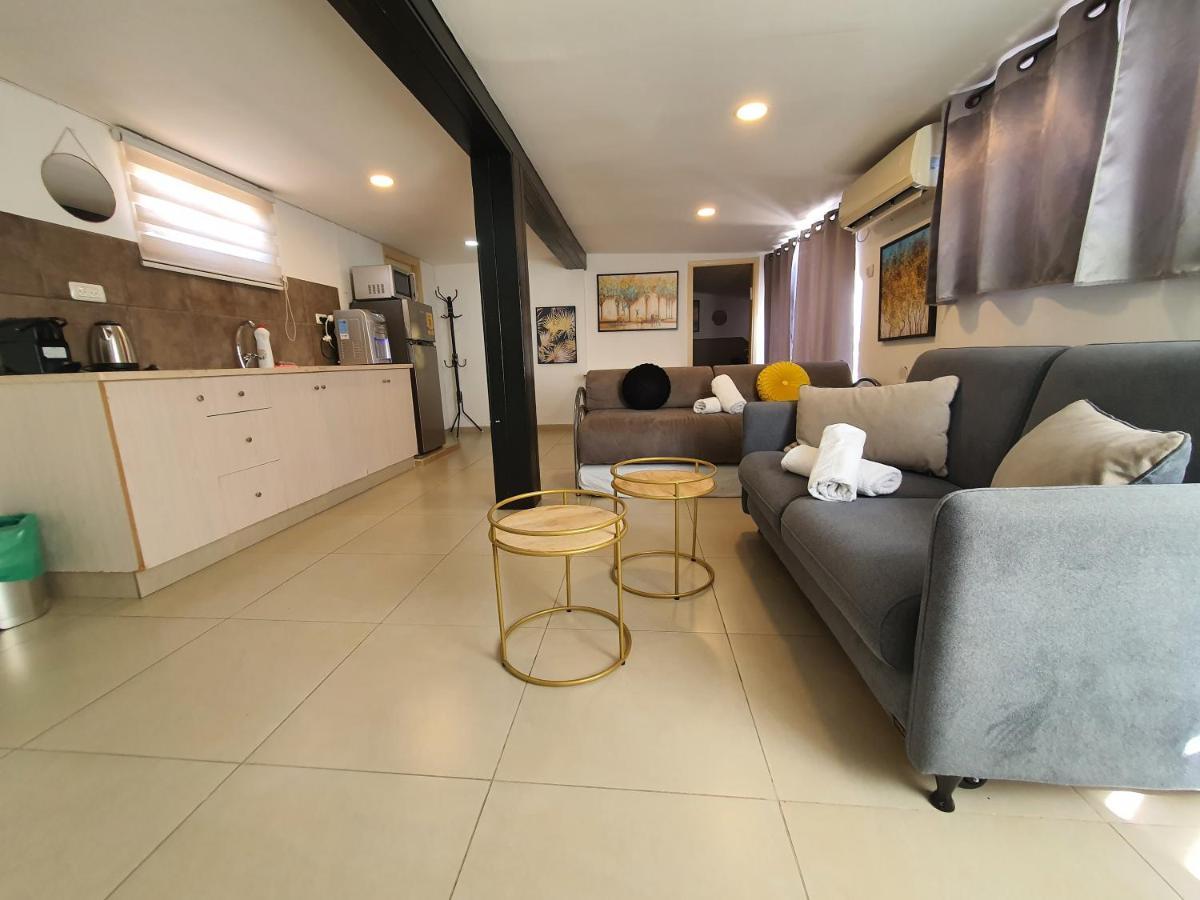 Barak Royal Suites 20 Sea View - ג'קוזי בחצר ומרפסות עם נוף לים エイラート エクステリア 写真