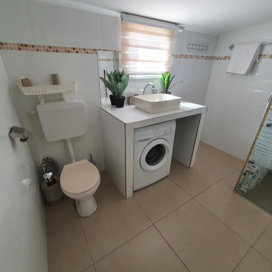 Barak Royal Suites 20 Sea View - ג'קוזי בחצר ומרפסות עם נוף לים エイラート エクステリア 写真